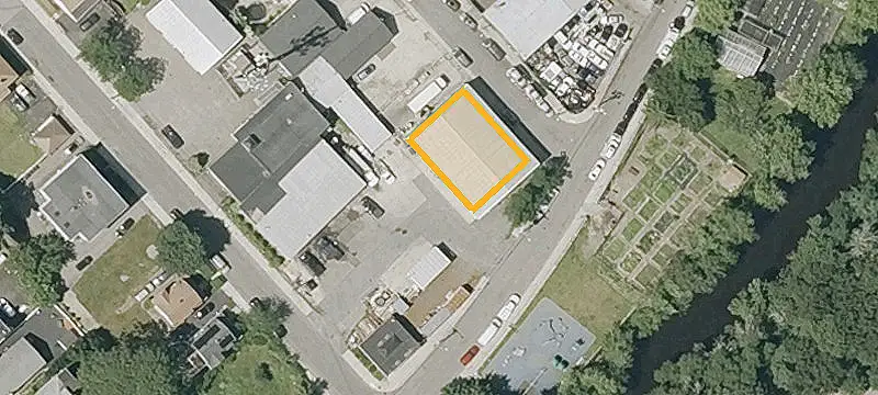 49-51 Edgewater Dr