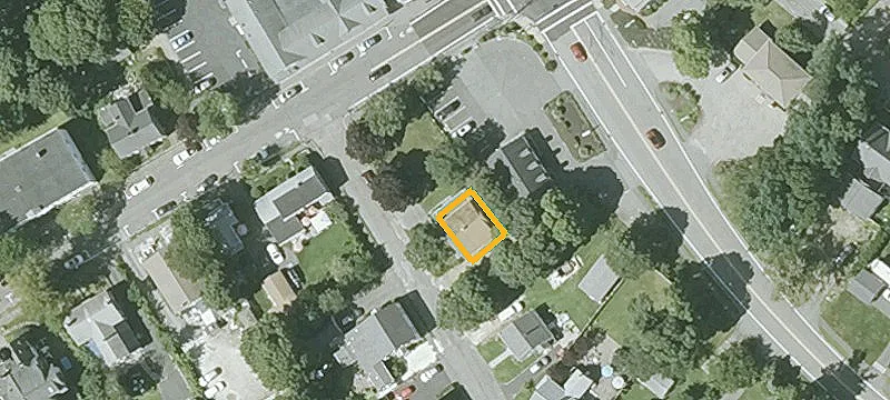 22 Jarves St