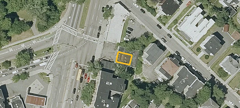 780-780A Blue Hl Ave