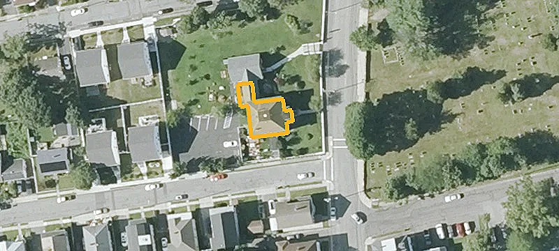 382 Main St