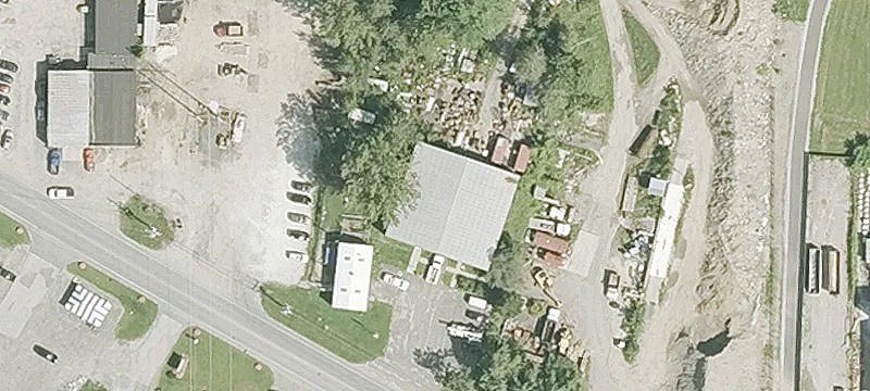 875 Crane Ave