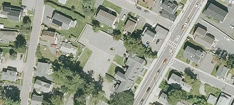 289 Main St