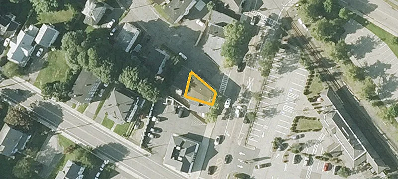 128 Broad St