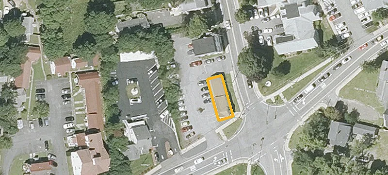 128 Main St