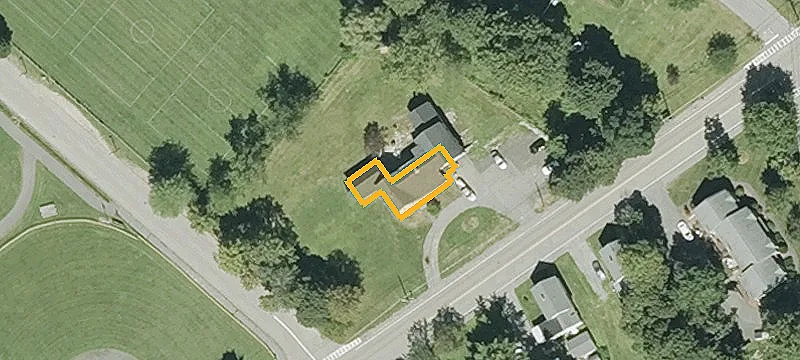12 Hollis St
