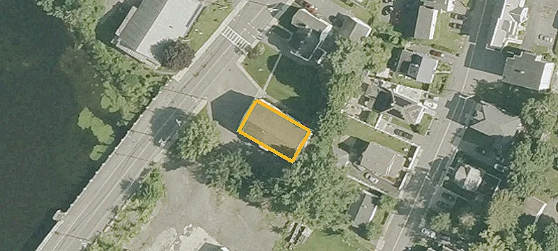 14 Pond St