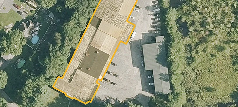 9 Railroad Ave