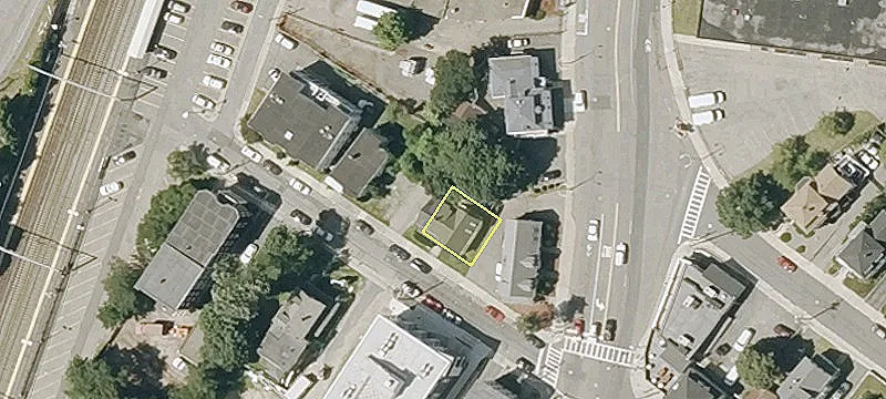 12 Dana Ave