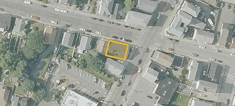 1819 Main St