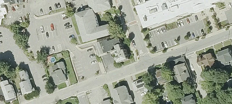 8 Church St