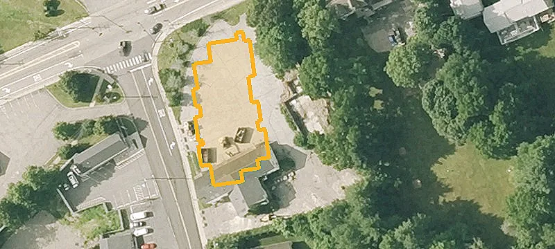 1060 Main St