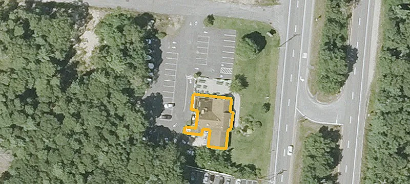 570 Macarthur Blvd
