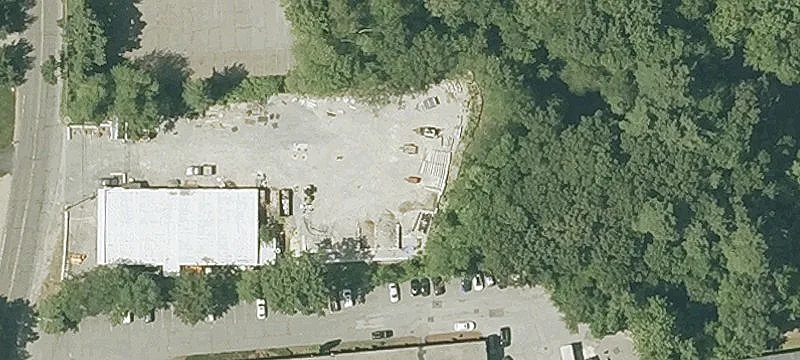 900 Main St
