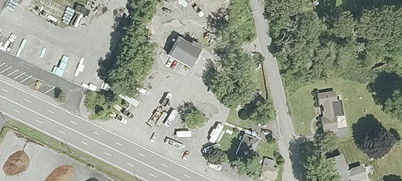 56 Fall Riv Ave