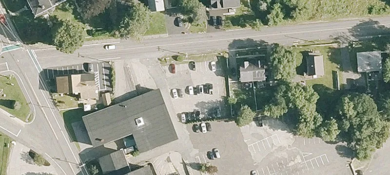 6 Whitins Rd