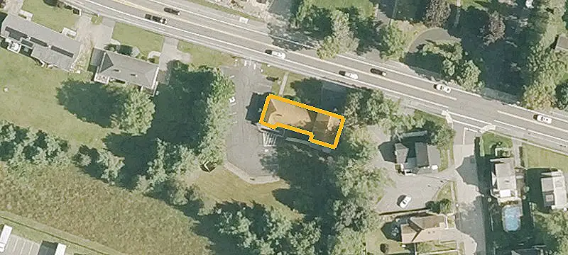 196 Main St