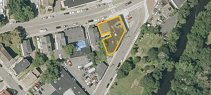 19-21 Edgewater Dr