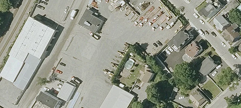 10 Estes Ave
