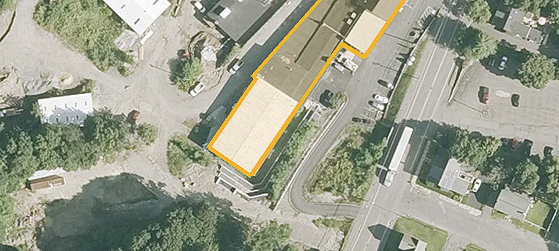 470th Main St