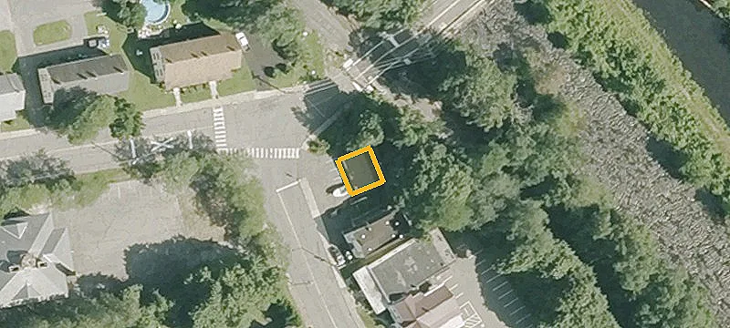 10 Commercial St