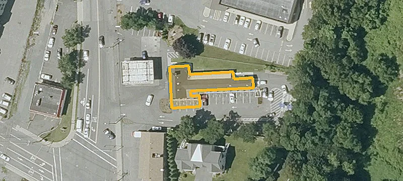 590 Main St