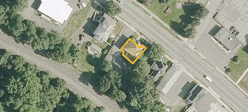 1482 Main St
