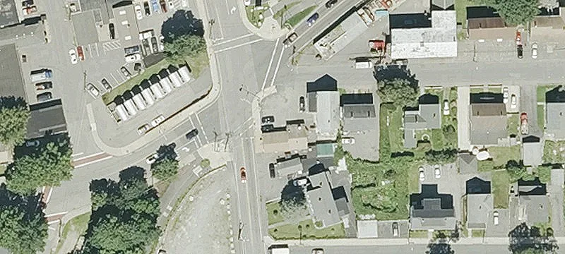 12 Broad St