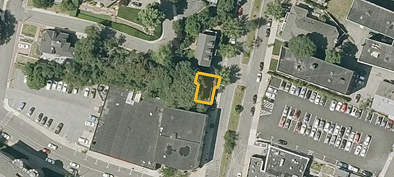10 Governors Ave