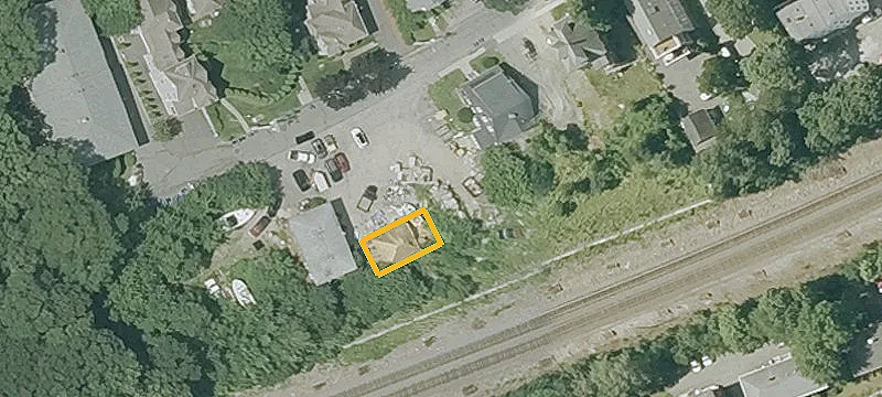 42 Moraine St