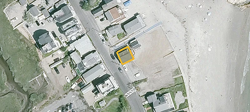 76 Glades Rd