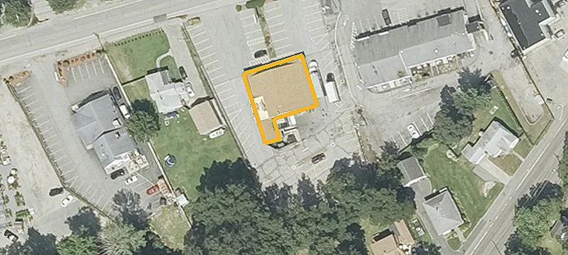 393 Taunton Ave