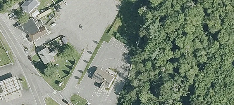 2 Locust St