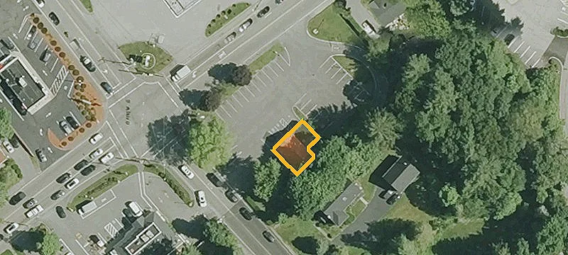 335 Ctr Ave