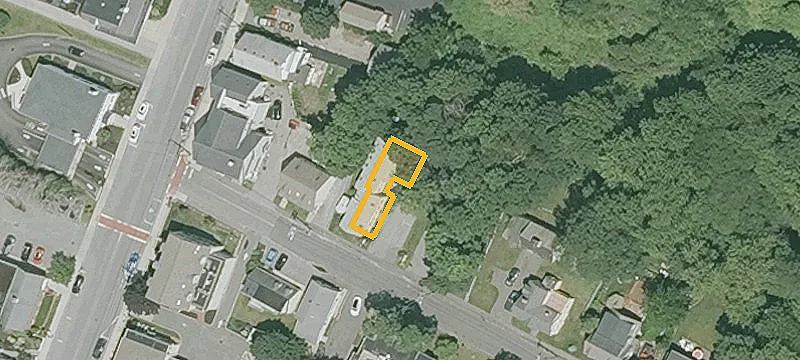 8 Central St