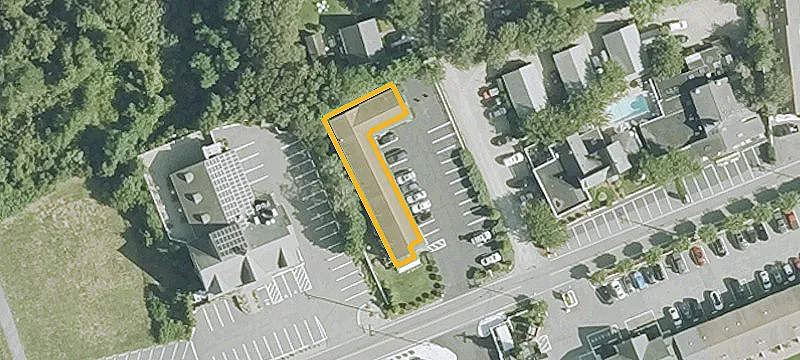 82 Chase Ave