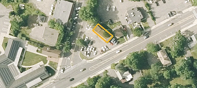 943 Main St