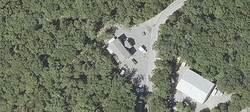 31 Holmes Hole Rd