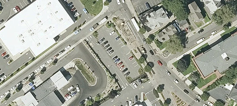 Main St