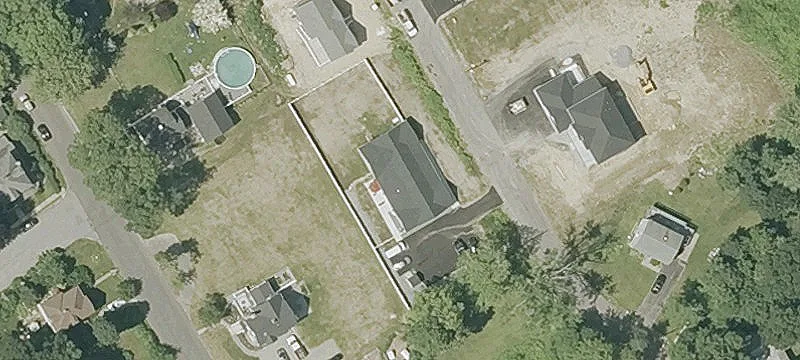 42 10th Ave