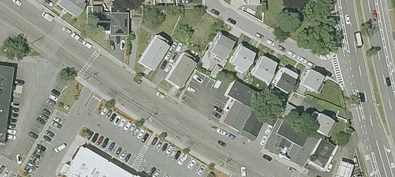 Riverside Ave