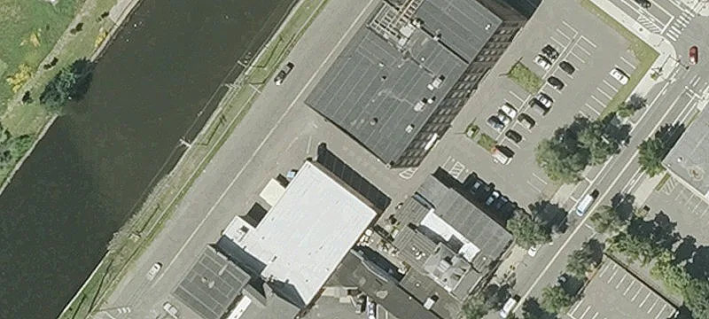 Race St
