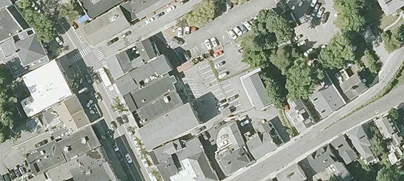 Leyden St