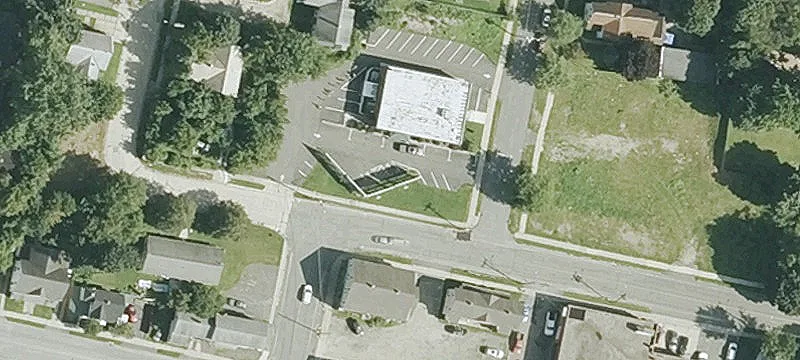 Curtis St