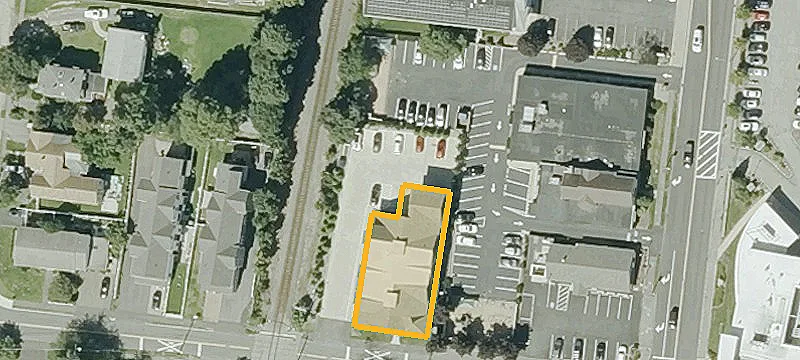 15 Oak St