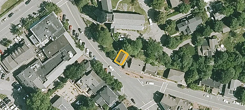 24 Main St