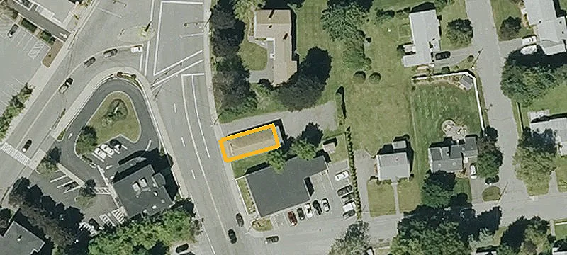2 Main St