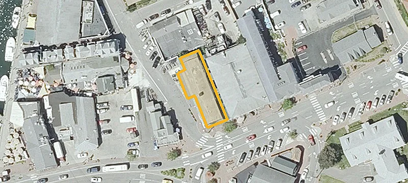 15 Oak Blfs Ave