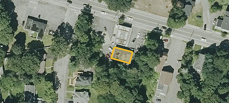 490 Pleasant St