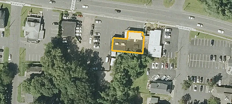 576 Main St