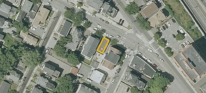 8 Highland Ave